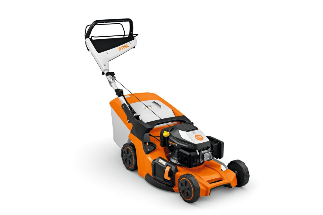TOSAERBA STIHL RM453.3 TRAZIONATA 1 TOSAERBA STIHL RM453.3 TRAZIONATA